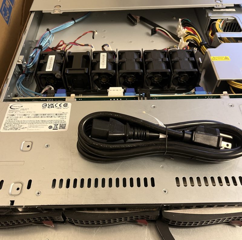 Блок питания Supermicro PWS-605P-1H