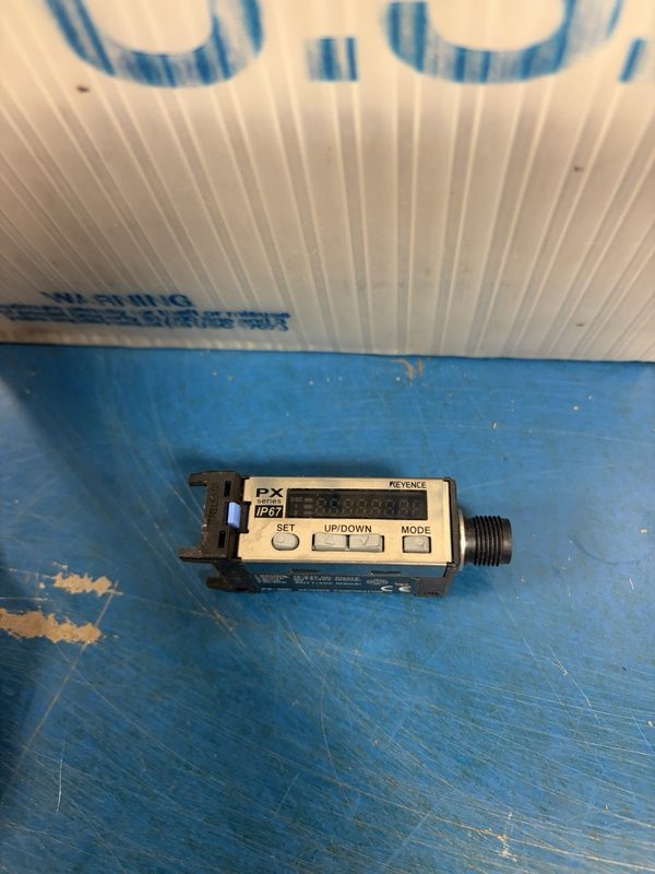 Фотоэлектрический датчик Keyence PX-10C