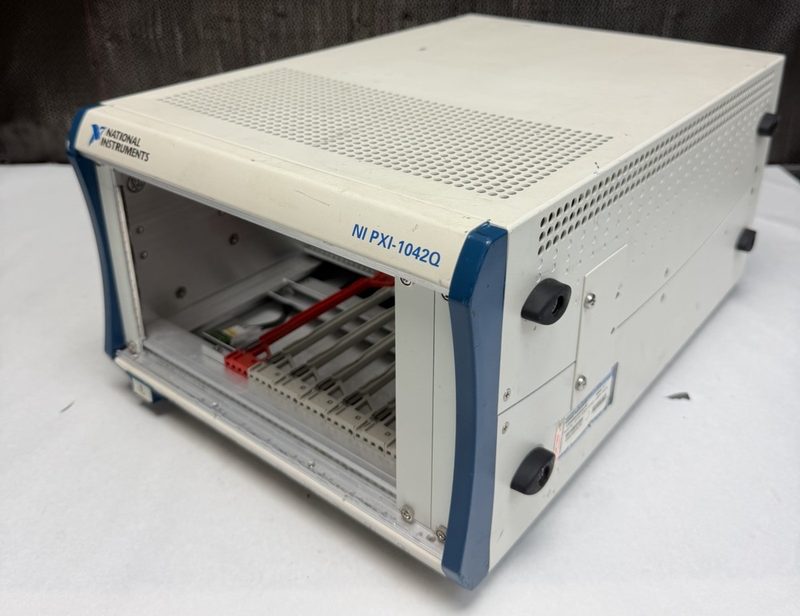 Шасси National Instruments PXI-1042Q