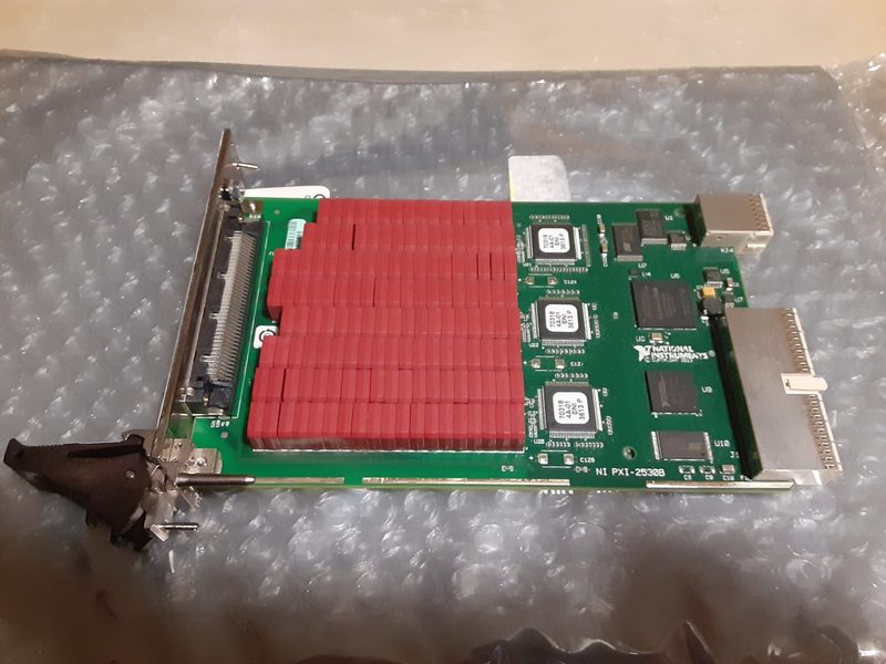 Тестер National Instruments PXI-2530B