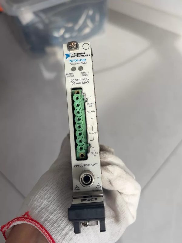 Тестер National Instruments PXI-4132