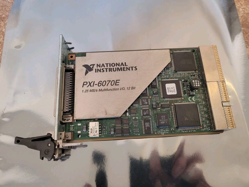 Тестер National Instruments PXI-6070E