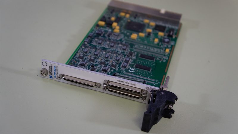 Тестер National Instruments PXI-7831R