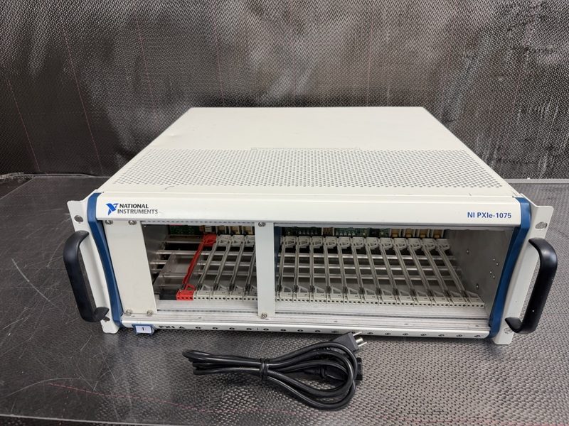 Шасси National Instruments PXIE-1075