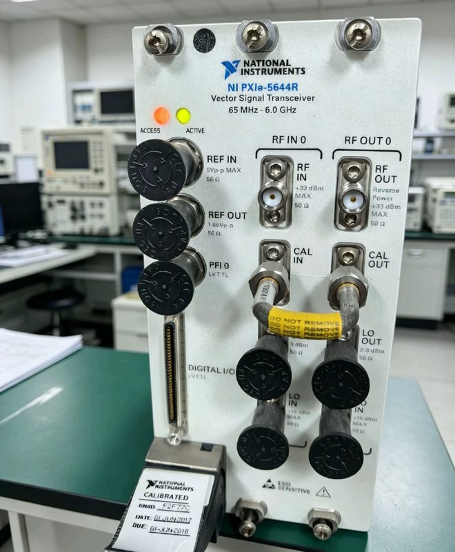 Трансивер National Instruments PXIE-5644R