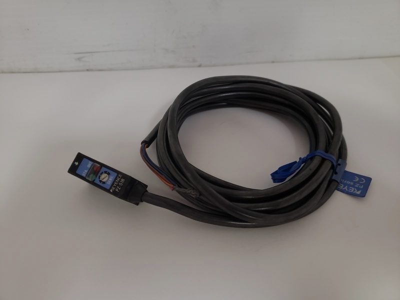 Фотоэлектрический датчик Keyence PZ-51R