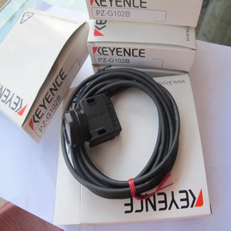 Фотоэлектрический датчик Keyence PZ-G102B