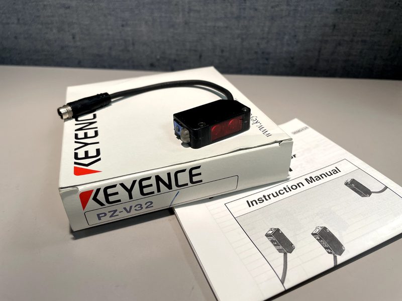 Фотоэлектрический датчик Keyence PZ-V32