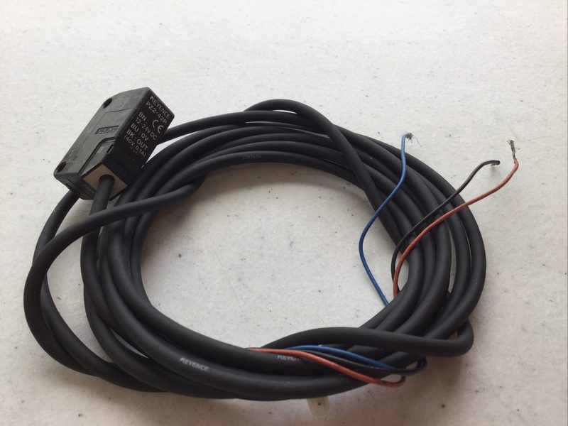 Фотоэлектрический датчик Keyence PZ2-42P