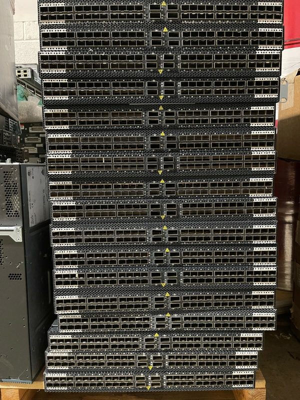 Коммутатор Juniper QFX3500-48S4Q