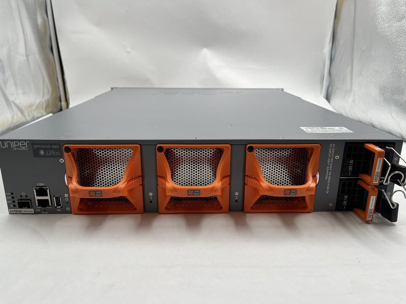 Коммутатор Juniper QFX5100-96S