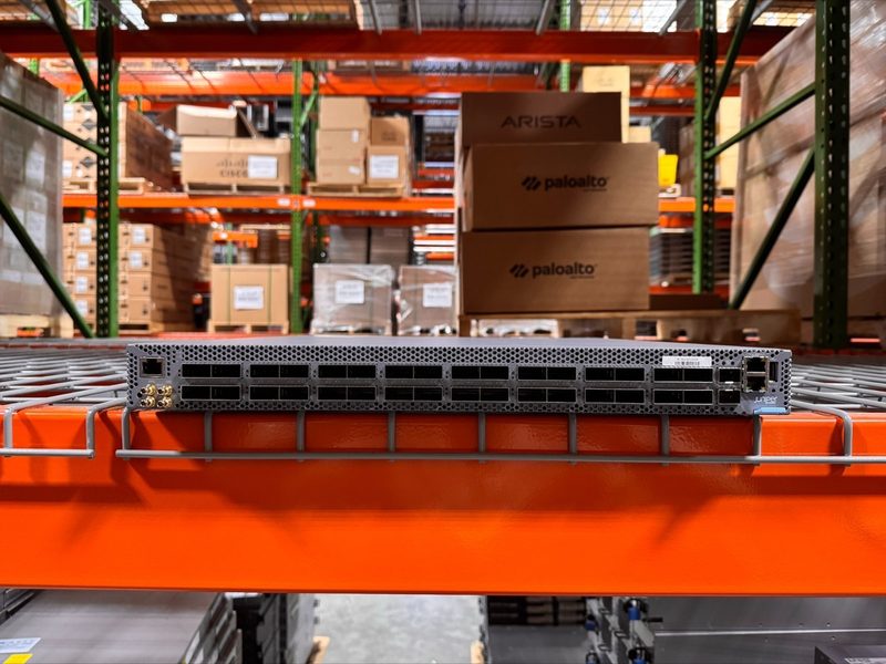 Коммутатор Juniper QFX5220-32CD-AFO