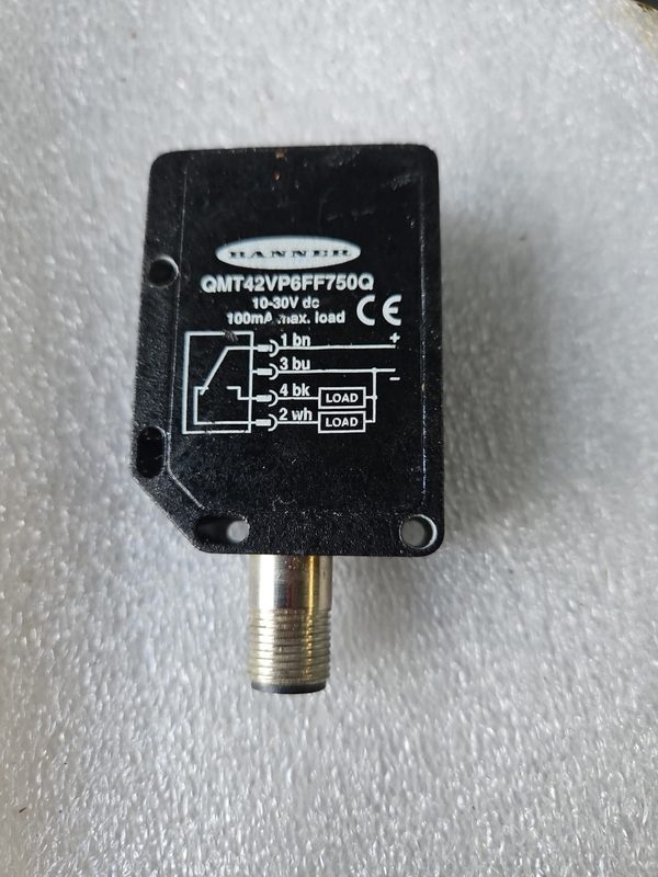 Фотоэлектрический датчик Banner QMT42VP6FF750Q