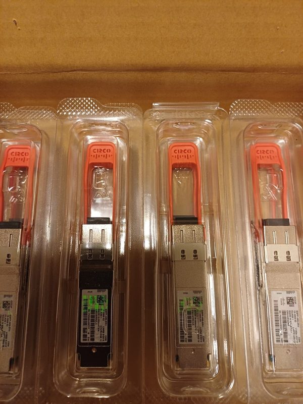Трансивер Cisco QSFP-40G-ER4