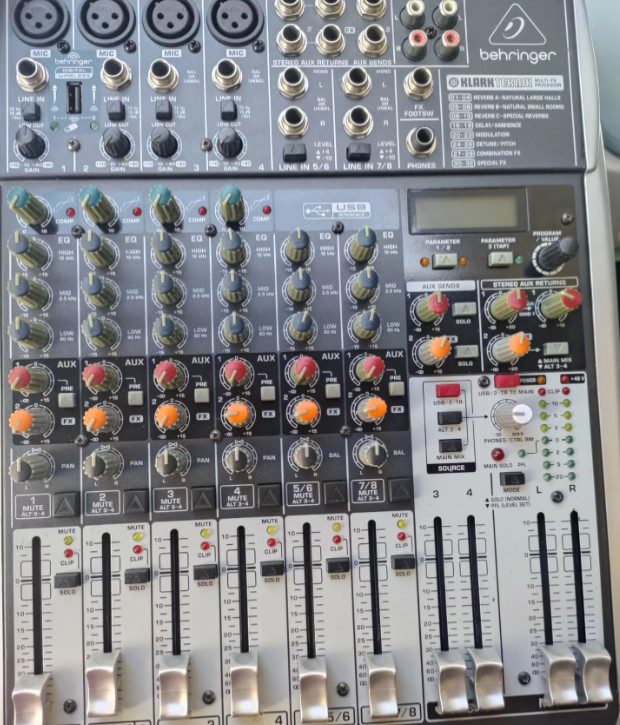 Микшерный пульт QX1204USB