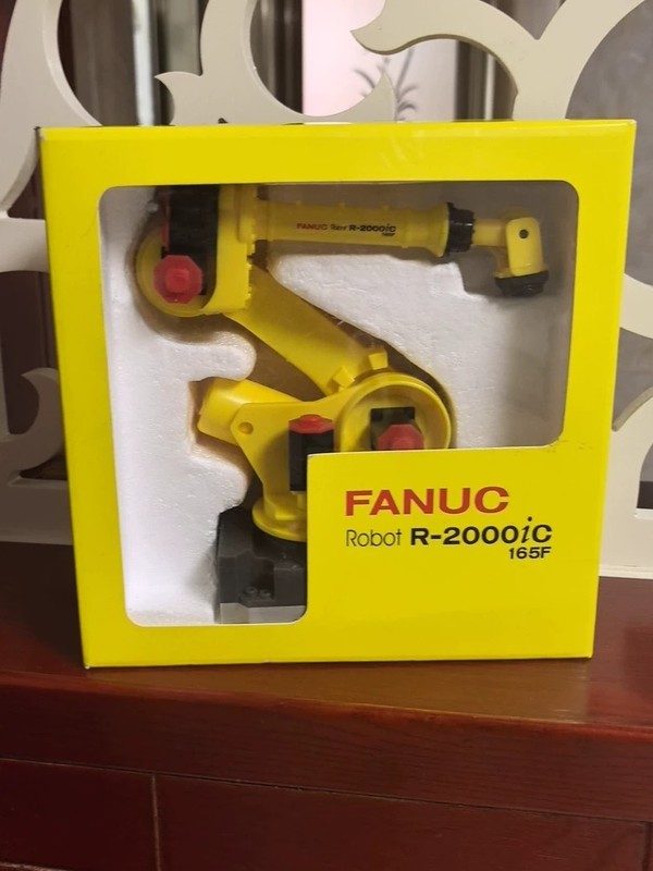 Робот FANUC R-2000IC-165F