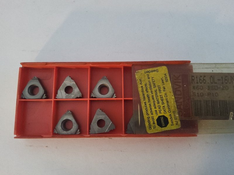 Режущий инструмент Sandvik R166.0L-16UN01-200