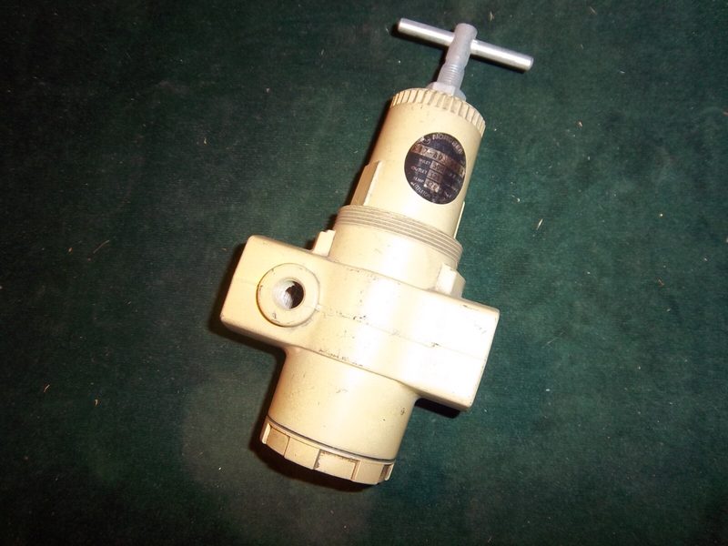 Регулятор давления Norgren R17-801-RGLA