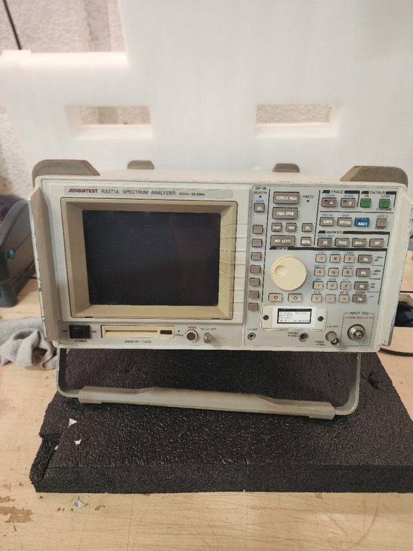Анализатор спектра Advantest R3271A