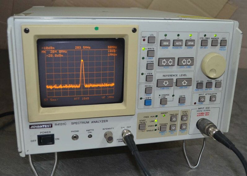 Анализатор спектра Advantest R4131C