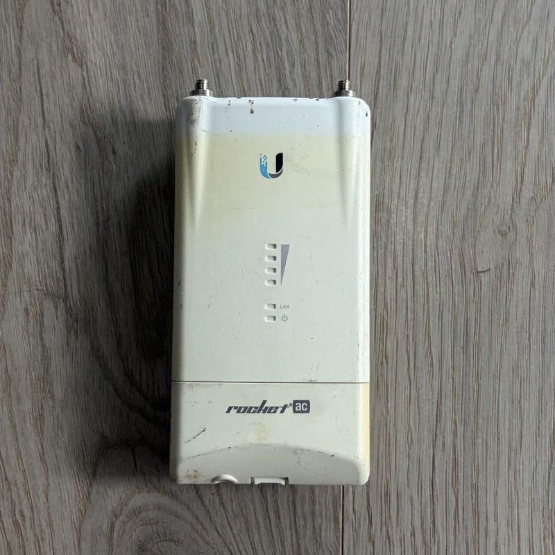 Точка доступа Ubiquiti R5AC-LITE
