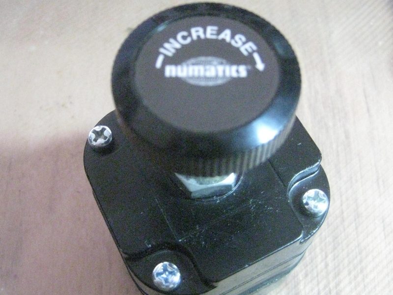 Регулятор давления Numatics R800-02D