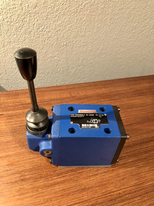 Пневмораспределитель Bosch Rexroth R900589912