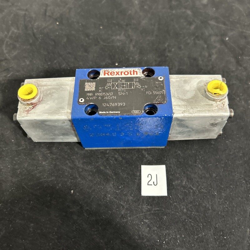 Пневмораспределитель Bosch Rexroth R900753457