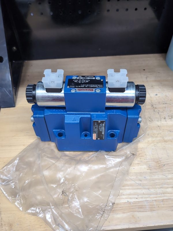 Пневмораспределитель Bosch Rexroth R900923971