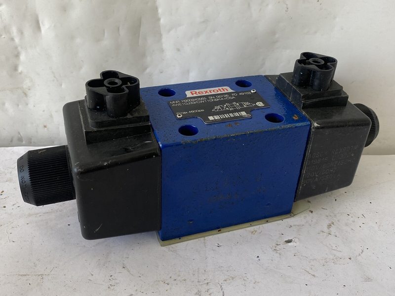 Пневмораспределитель Bosch Rexroth R900940565