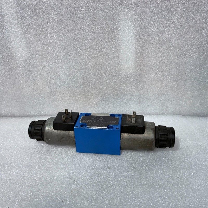 Пневмораспределитель Bosch Rexroth R900956101
