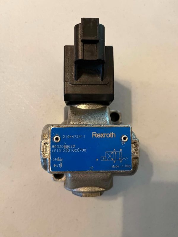 Пневмораспределитель Bosch Rexroth R933008620