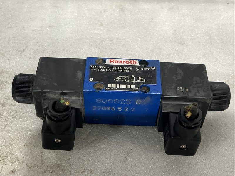 Пневмораспределитель Bosch Rexroth R978017733