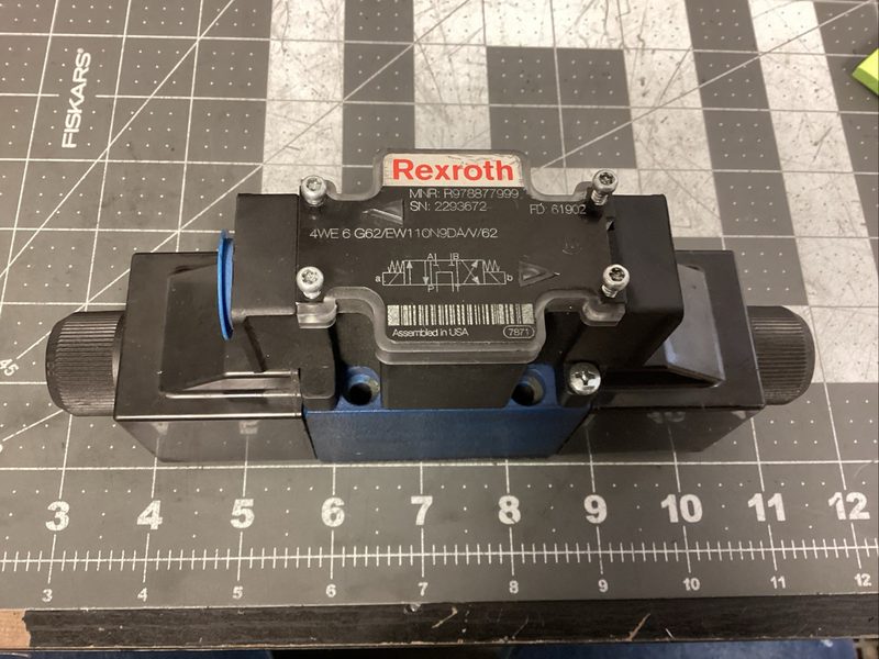 Пневмораспределитель Bosch Rexroth R978877999