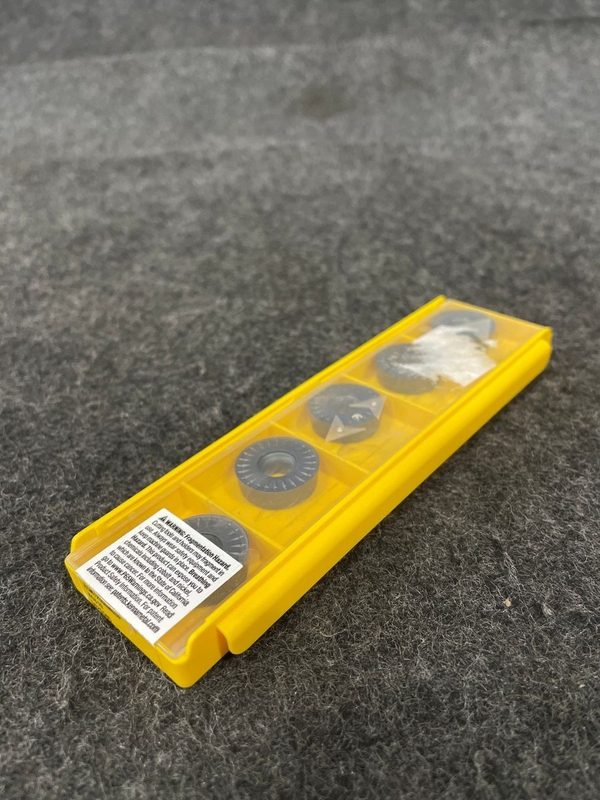 Режущий инструмент Kennametal RCMT2006M0UP