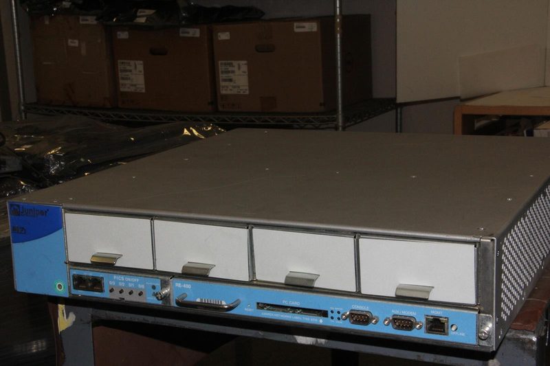 Маршрутизатор Juniper RE-400