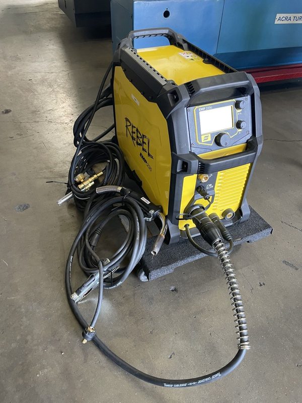 Сварочный аппарат ESAB REBEL 235IC