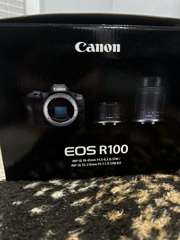 Фотокамера Canon RF-S18-45