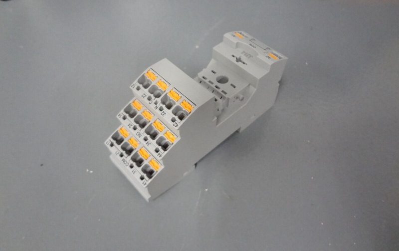 Колодка реле Phoenix Contact RIF-2-BPT