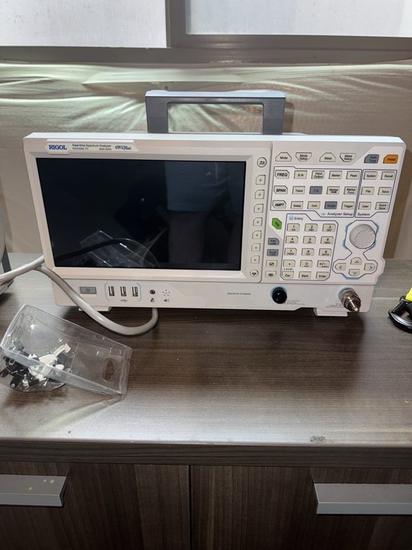 Анализатор спектра Rigol RSA3030E-TG