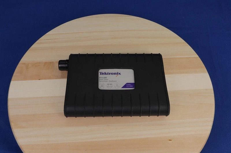 Анализатор спектра Tektronix RSA306
