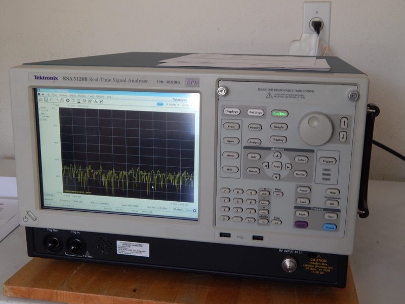 Анализатор Tektronix RSA5126B
