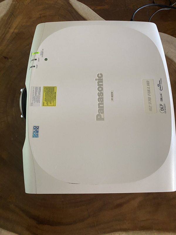 Проектор Panasonic RZ-370U