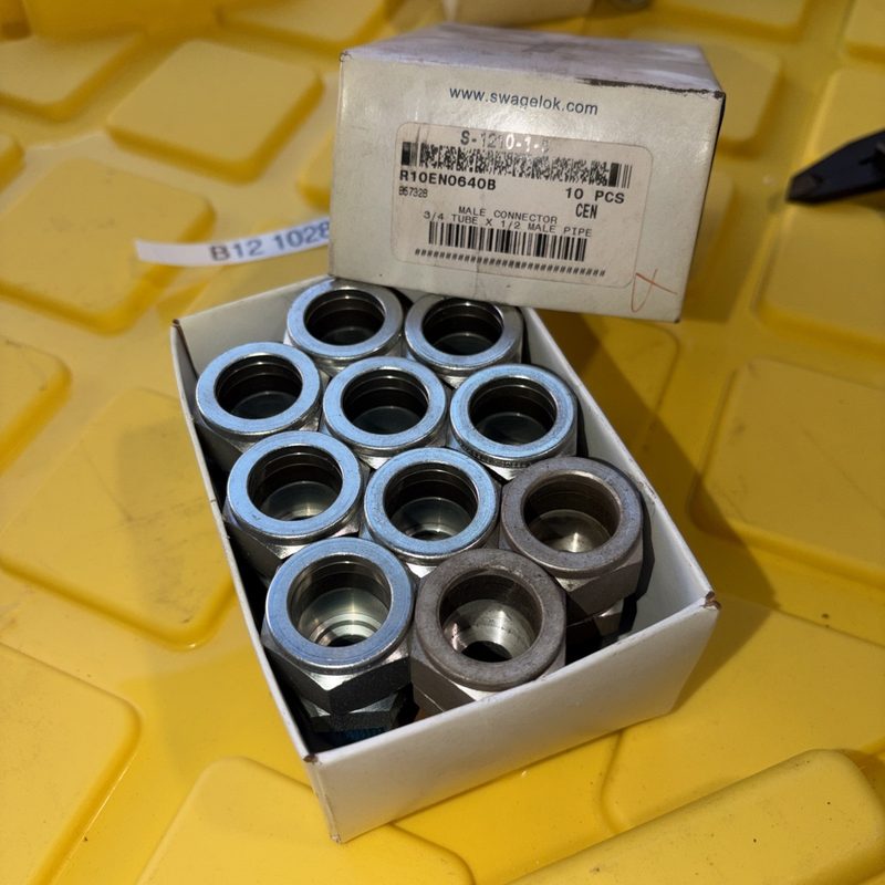 Фитинг Swagelok S-1210-1-8