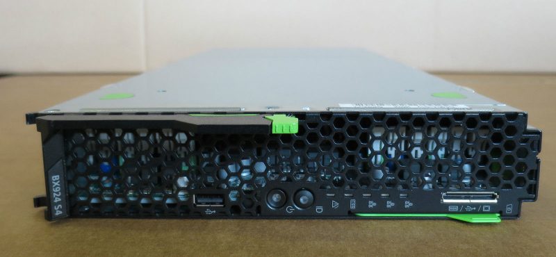 Сервер Fujitsu S26361-K1451-V100