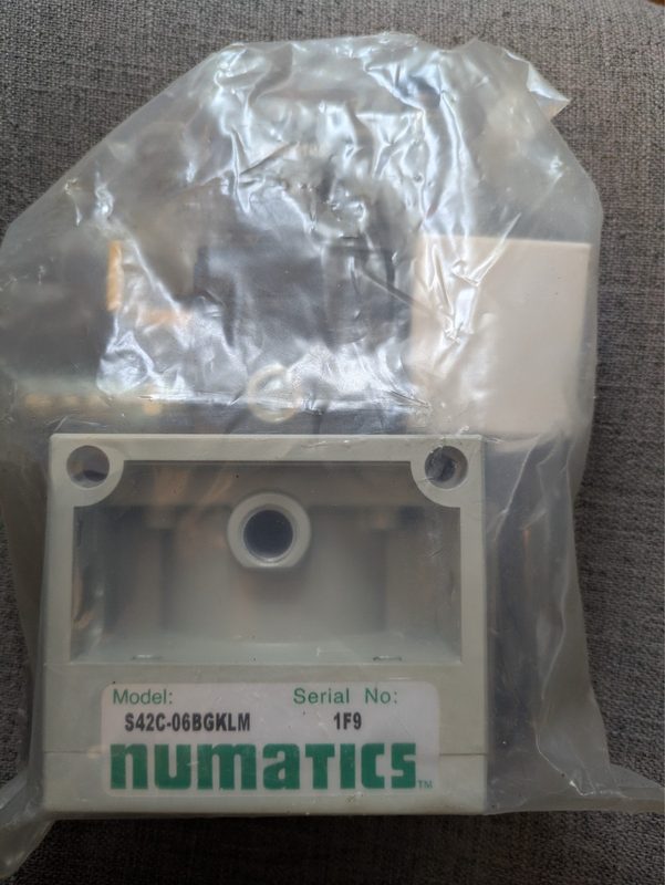 Клапан Numatics S42C-08BKLM