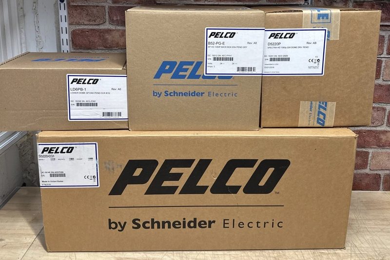 Оборудование видеонаблюдения Pelco S5220-EG1
