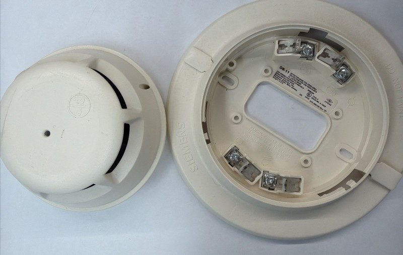 Оборудование пожарной сигнализации Siemens S54320-F4-A2