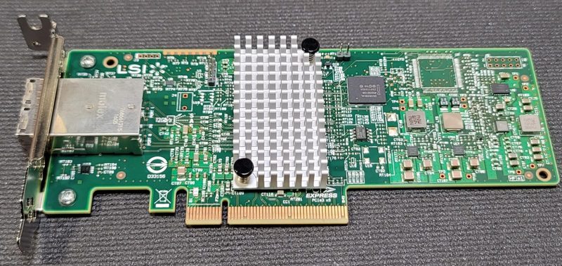 Контроллер SAS9300-8E