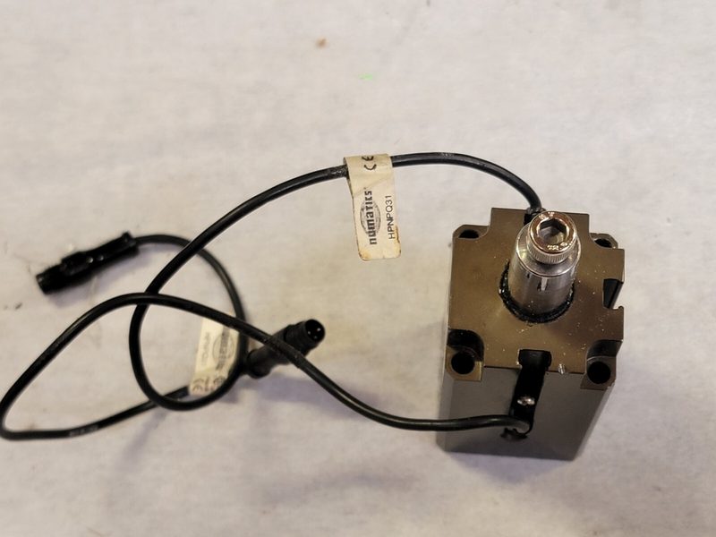 Пневмозажим Numatics SC025A1ZCX